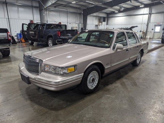 1995 Lincoln Town Car Executive Premium Leather Seats Extremely Low Miles Super Clean in Butler, PA - Baglier