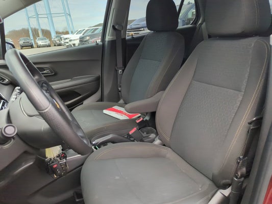 2021 Chevrolet Trax LS Front Wheel Drive Premium Cloth Preferred Equipment Pkg in Butler, PA - Baglier