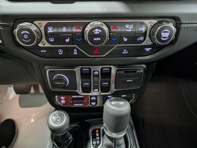 2026 Jeep Wrangler Rubicon 3.6L V6 Technology Group Convenience Group Goldilocks