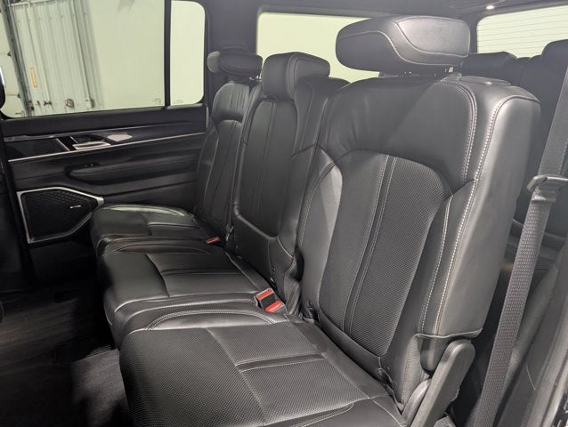 2022 Jeep Wagoneer Series I 4x4 Luxury 8-Passenger Towing Tech Leather