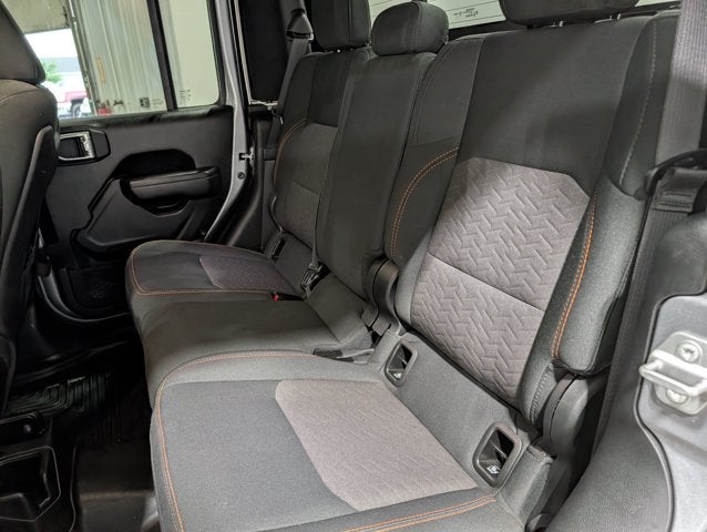 2021 Jeep Gladiator Mojave 3.6L V6 Active Safety & Cold Weather Groups Billet Silver