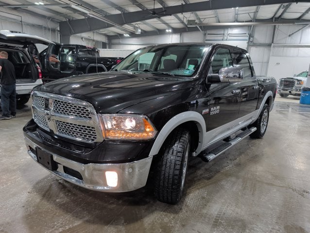 2017 RAM 1500 Laramie HEMI Laramie RamBox Bed Utility Remote Start Leather Heated Seats