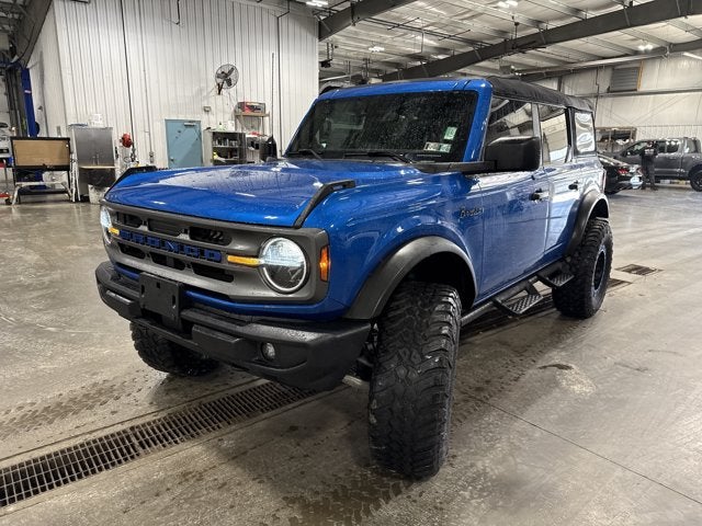 2023 Ford Bronco Big Bend 2.3L EcoBoost Mid Package Velocity Blue Metallic