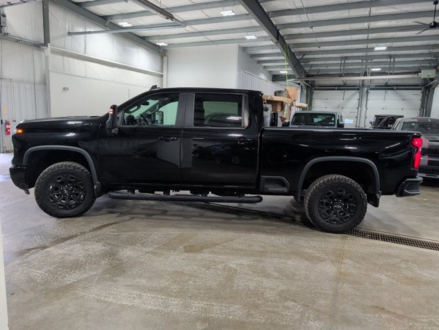 2024 Chevrolet Silverado 2500HD LT Crew Cab 4WD 6.6L Duramax Turbo-Diesel Allison Z71 Midnight Edition