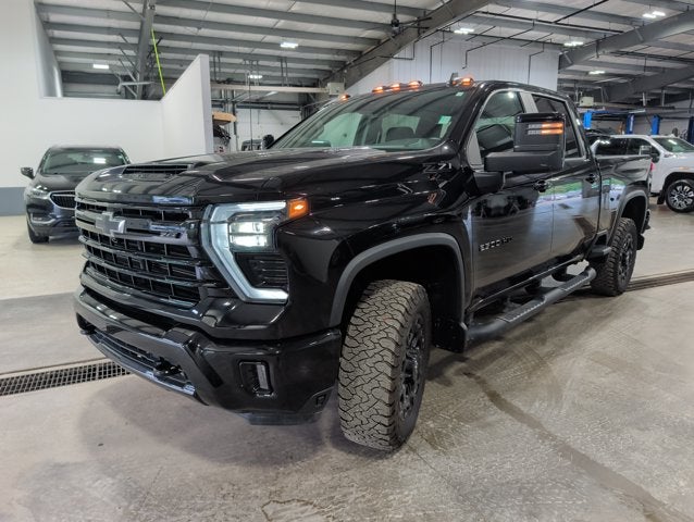 2024 Chevrolet Silverado 2500HD LT Crew Cab 4WD 6.6L Duramax Turbo-Diesel Allison Z71 Midnight Edition