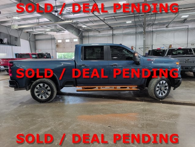 2025 Chevrolet Silverado 2500HD Custom Crew Cab 4WD Duramax 6.6L Turbo-Diesel Custom Value & Z71 Off-Road Packages Lakeshore Blue