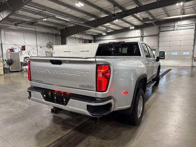 2022 Chevrolet Silverado 3500HD High Country 6.6L Turbo Diesel High Country Deluxe Silver Ice Metallic
