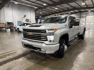 2022 Chevrolet Silverado 3500HD High Country 6.6L Turbo Diesel High Country Deluxe Silver Ice Metallic