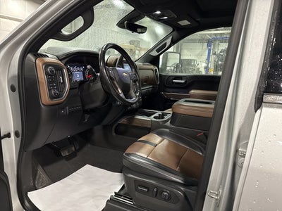 2022 Chevrolet Silverado 3500HD High Country 6.6L Turbo Diesel High Country Deluxe Silver Ice Metallic