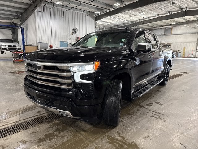 2022 Chevrolet Silverado 1500 High Country 6.2L EcoTec3 V8 High Country Premium Package Black