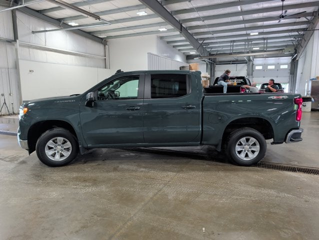 2025 Chevrolet Silverado 1500 LT 5.3 V8 Crew Short Bed Cypress Green