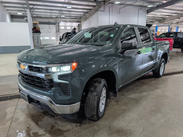 2025 Chevrolet Silverado 1500 LT 5.3 V8 Crew Short Bed Cypress Green