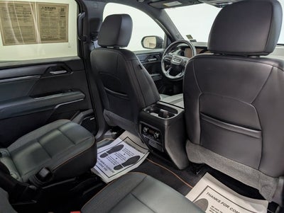 2024 GMC Acadia AWD AT4 2.5L Turbo Luxury Package Ebony Twilight Metallic