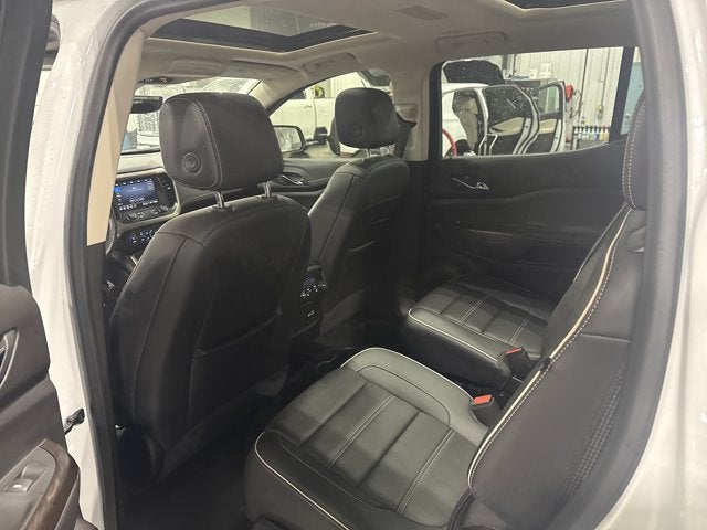 2022 GMC Acadia Denali 3.6L V6 GMC Pro Grade Package White Frost Tricoat