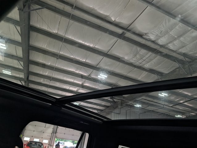 2024 GMC Yukon SLT Luxury Package Moonroof 5.3L V8 Heated Cooled Buckets