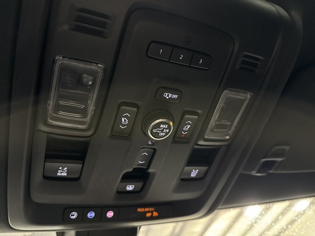 2022 GMC Yukon SLT Duramax 3.0 Turbo-Diesel SLT Luxury Package Onyx Black