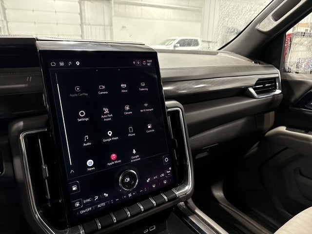 2025 GMC Yukon Elevation