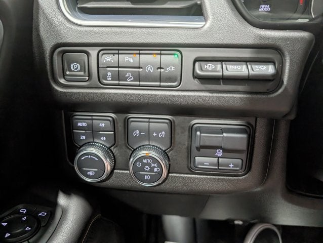 2021 GMC Yukon AT4 Premium Plus Package Panoramic Roof Power Steps Trailer Tech