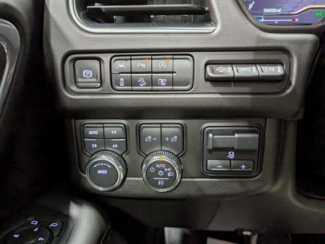 2024 GMC Yukon AT4 6.2L V8 Technology Package Max Trailering Package