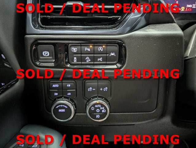 2025 GMC Yukon AT4 Premium Pkg Technology Pkg Panoramic Roof 5.3 V8