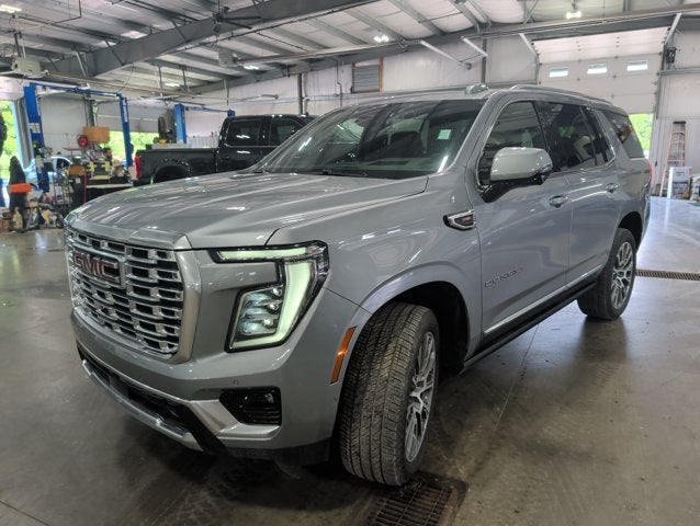 2026 GMC Yukon Denali 6.2L V8 Sun and Steps Pkg 22 Inch Wheels