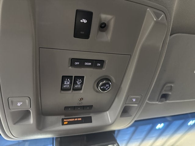 2017 GMC Yukon XL Base