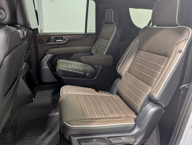 2026 GMC Yukon XL Denali Ultimate Night Vision Pano Roof Massaging Seats