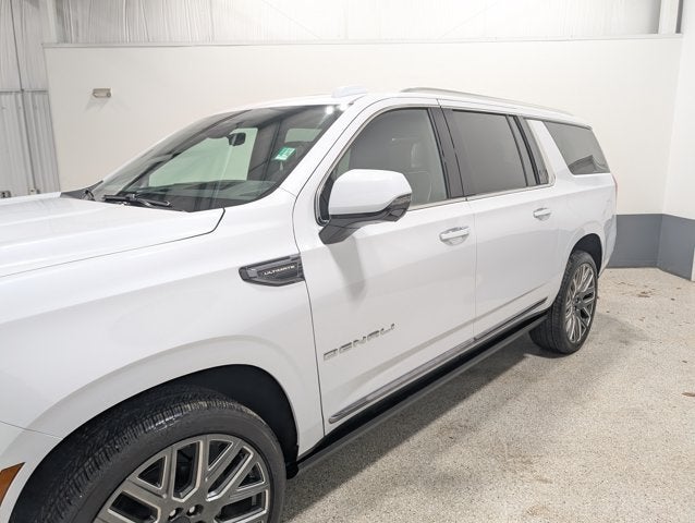 2026 GMC Yukon XL Denali Ultimate Night Vision Pano Roof Massaging Seats