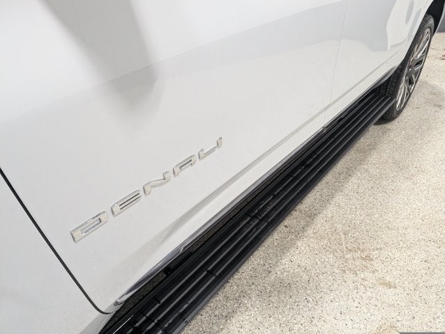 2026 GMC Yukon XL Denali Ultimate Night Vision Pano Roof Massaging Seats