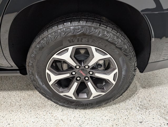 2026 GMC Yukon AT4 Ultimate 3.0L Duramax Turbo-Diesel Air Suspension Onyx Black