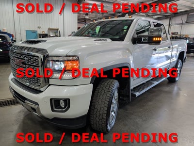 2018 GMC Sierra 2500HD Denali Ultimate Pkg Duramax Diesel Sunroof Chrome Boards Tri-Coat Standard Bed