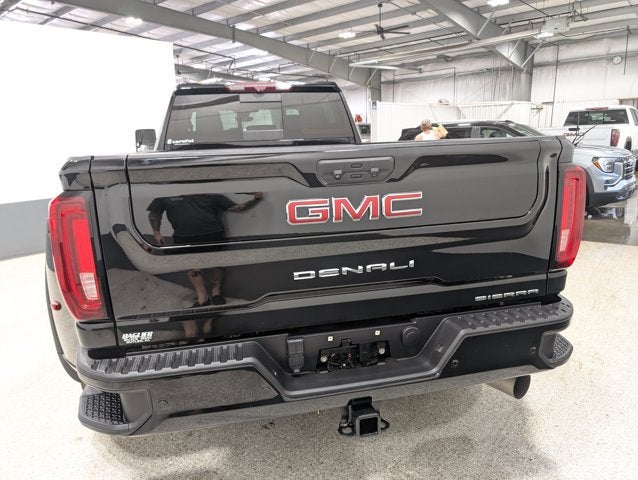 2022 GMC Sierra 3500HD Denali Ultimate 6.6L Duramax Turbo-Diesel Gooseneck Onyx Black