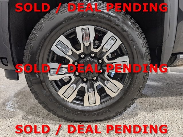 2025 GMC Sierra 3500HD Denali Reserve Diesel Standard Bed 5th Wheel Ready Power Boards