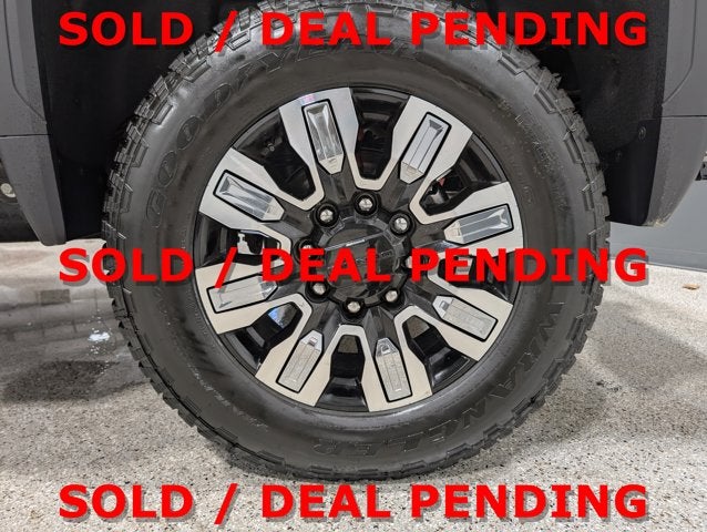 2025 GMC Sierra 3500HD Denali Reserve Diesel Standard Bed 5th Wheel Ready Power Boards