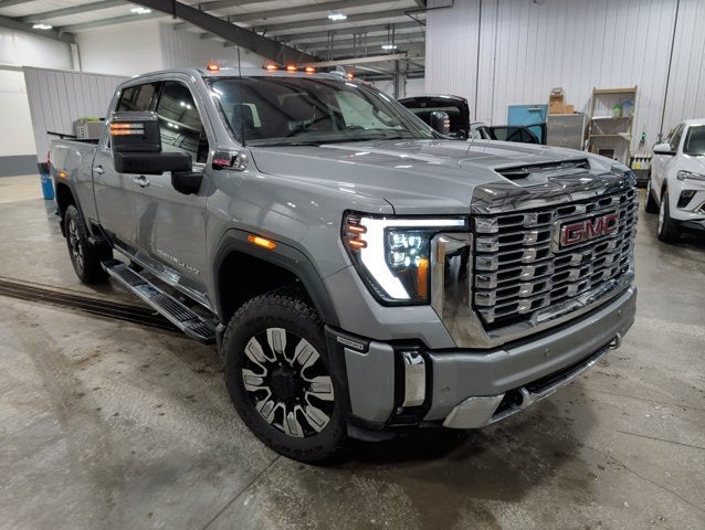 2025 GMC Sierra 3500HD Denali