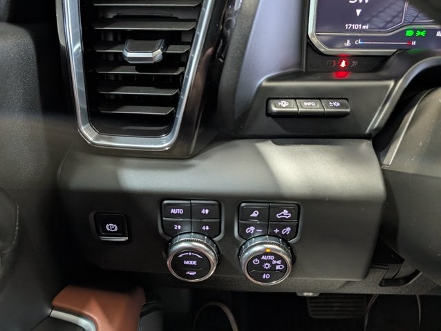 2025 GMC Sierra 2500HD Denali Ultimate Duramax 5th Wheel Prep Power Boards Sunroof