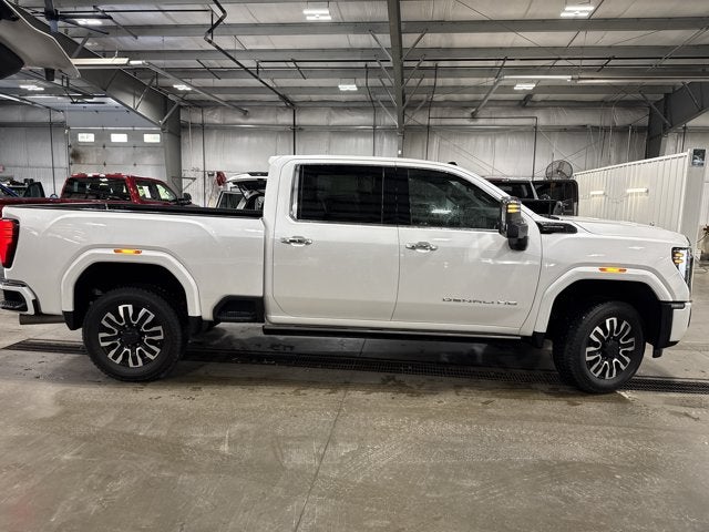 2025 GMC Sierra 2500HD Denali Ultimate Duramax 6.6L Turbo-Diesel Max Trailering Package White Frost