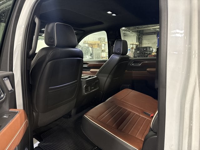 2025 GMC Sierra 2500HD Denali Ultimate Duramax 6.6L Turbo-Diesel Max Trailering Package White Frost