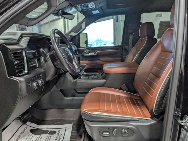 2025 GMC Sierra 3500HD Denali Ultimate 6.6L Turbo-Diesel DRW Gooseneck Package Onyx Black