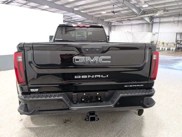 2025 GMC Sierra 3500HD Denali Ultimate 6.6L Turbo-Diesel DRW Gooseneck Package Onyx Black