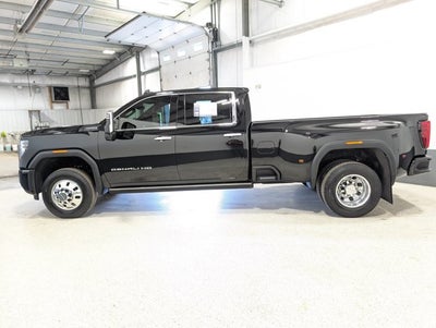 2025 GMC Sierra 3500HD Denali Ultimate 6.6L Turbo-Diesel DRW Gooseneck Package Onyx Black