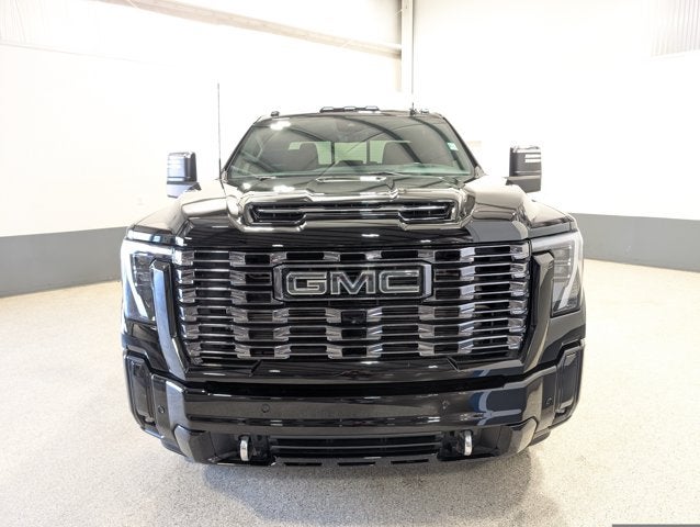 2025 GMC Sierra 3500HD Denali Ultimate 6.6L Turbo-Diesel DRW Gooseneck Package Onyx Black