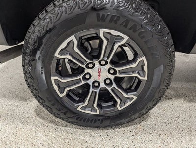 2024 GMC Canyon 4WD AT4