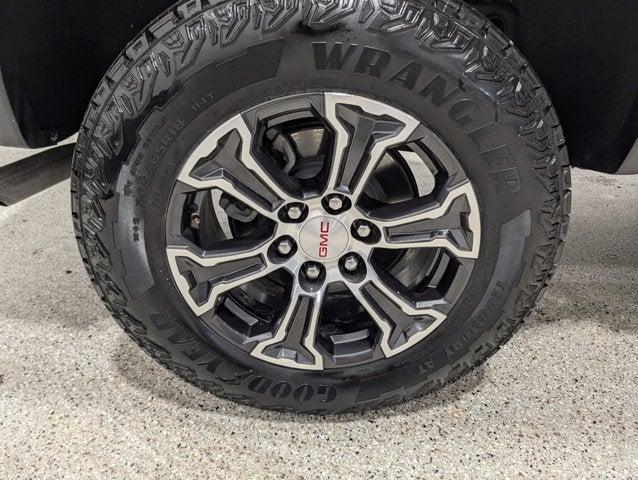 2024 GMC Canyon 4WD AT4