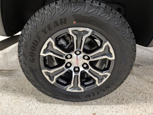 2023 GMC Canyon 4WD AT4