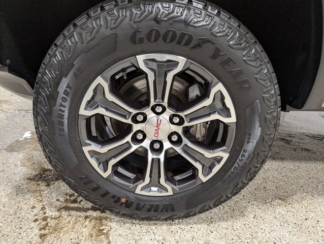 2023 GMC Canyon 4WD AT4