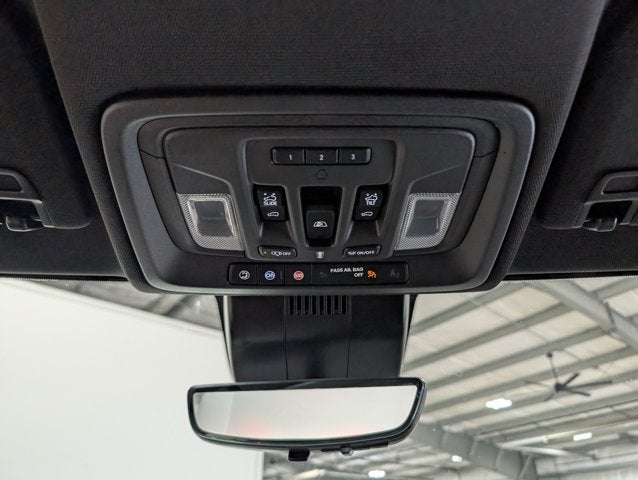 2022 GMC Sierra 1500 AT4 Premium Tech 6.2L V8 Crew Cab Standard Bed Titanium Rush Metallic