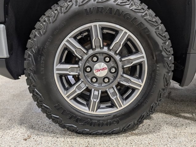 2024 GMC Sierra 1500 AT4 Preferred 6.2L V8 Tri-Fold Hard Cover Sport Steps