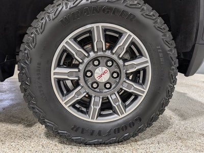 2024 GMC Sierra 1500 AT4 Preferred 6.2L V8 Tri-Fold Hard Cover Sport Steps