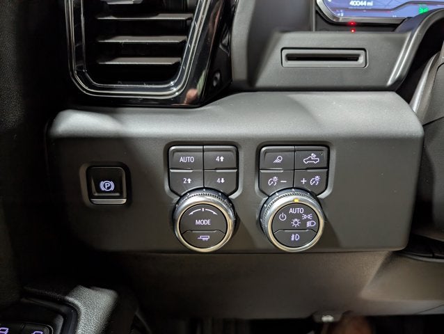 2024 GMC Sierra 1500 AT4 Preferred 6.2L V8 Tri-Fold Hard Cover Sport Steps